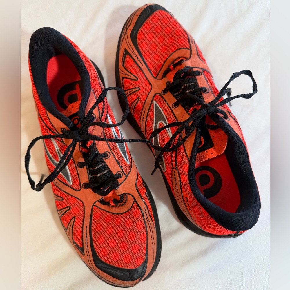 Brooks Sneakers Running Shoes orange black size 8.5 pure grit - Picture 12 of 12